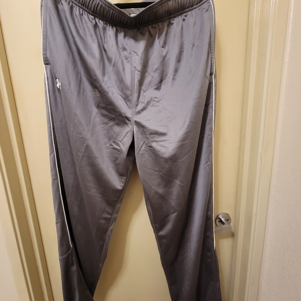 Under Armour sweatpants loose gray activewear XL